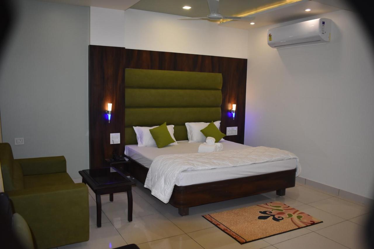 Hotel Shyam Palace بهوي المظهر الخارجي الصورة